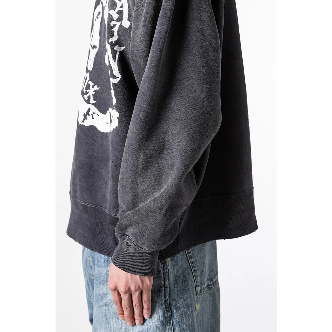 SAINT M×××××× BONE SAINT CREW SWT/BLK Bone SAINT destruction sweatshirt, washed black S-XL Assute dyeing, genuine whole garment sprayed with horse-hair fading process, collar/cuffs frayed in many places, front and rear panels/sleeves super complex fraying, heavy washing and water distressing, correct fruit mark/angel mark